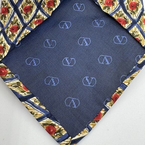 VALENTINO Cravatte Blue Rose Floral Silk Luxury Tie Vintage Flawed Read********* - Picture 3 of 8